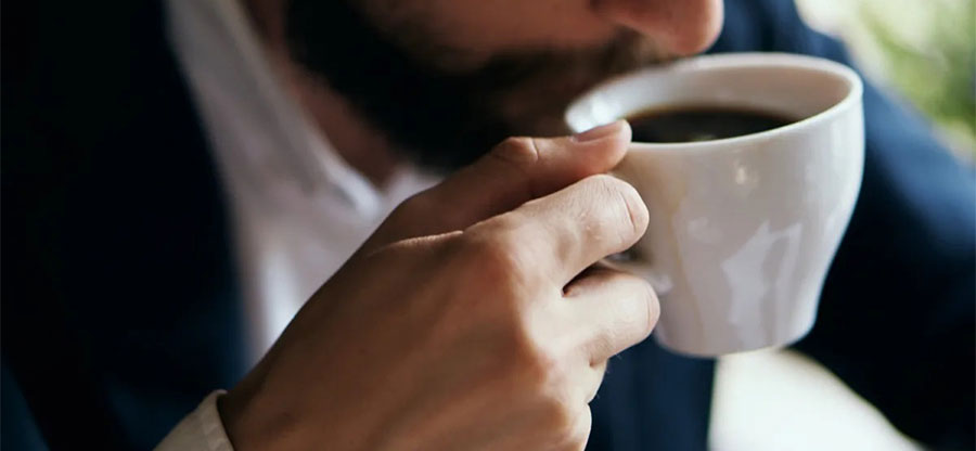 فرایند نوشیدن قهوه بیش از کافئین موجود در آن روی مغز اثرگذار است
