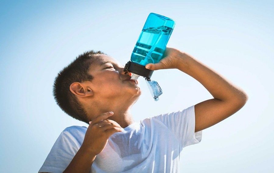 لیستی از ۱۹ عادت شایع که باعث آسیب به چشم میشوند