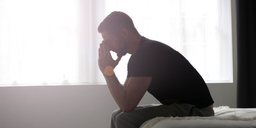 تستوسترون و افسردگی: آیا کاهش سطح هورمون جنسی مردانه باعث افسردگی می‌شود؟