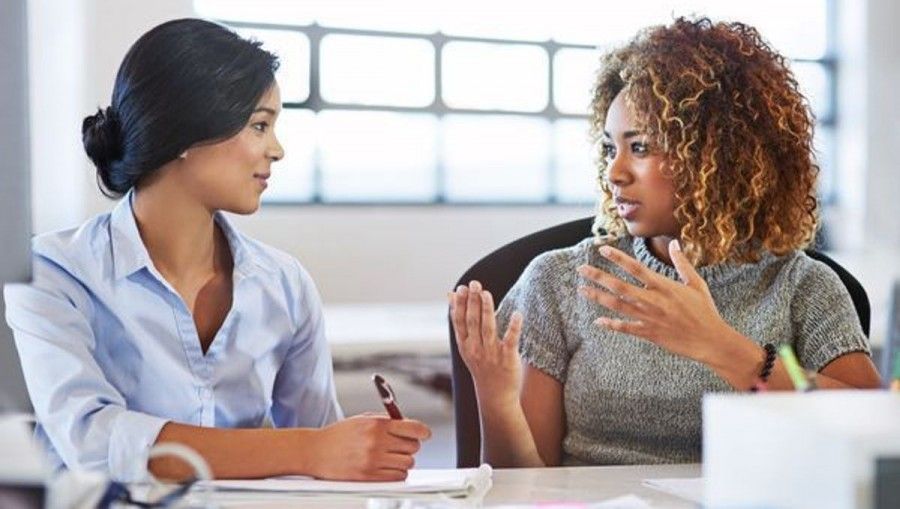 15 اشتباه رایج در ارتباطات: چگونه صحبت کردن با دیگران را بهبود بخشیم؟