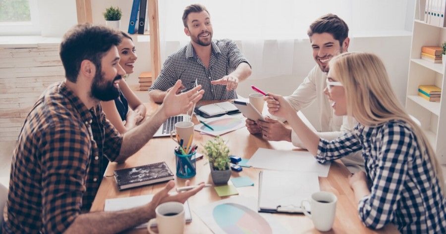 15 اشتباه رایج در ارتباطات: چگونه صحبت کردن با دیگران را بهبود بخشیم؟
