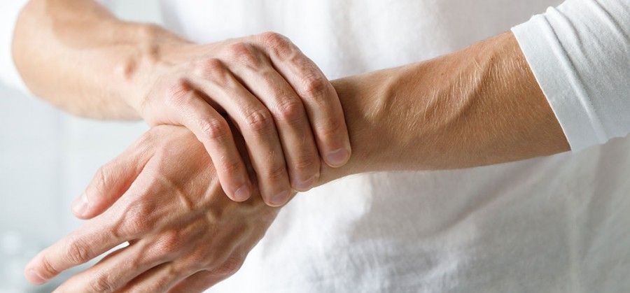 سندرم تونل کارپال: علائم دردناک در مچ دست و روش‌ های موثر درمانی