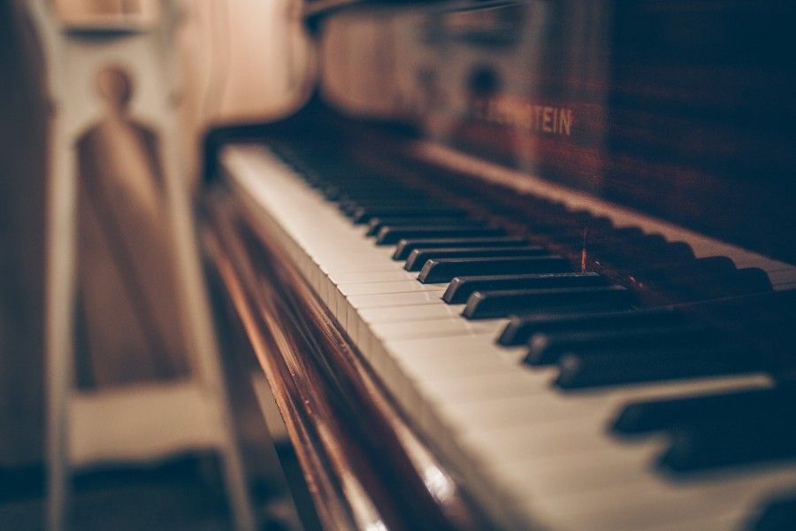 پیانو آکوستیک، ارتباط عمیق با موسیقی: نکات مهمی که لازم است بدانید