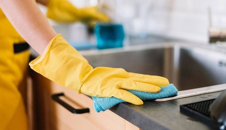 ترفندهای خلاقانه برای تمیز کردن وسایل خانه: راهکار هایی نوین برای تمیزی آسان و سریع