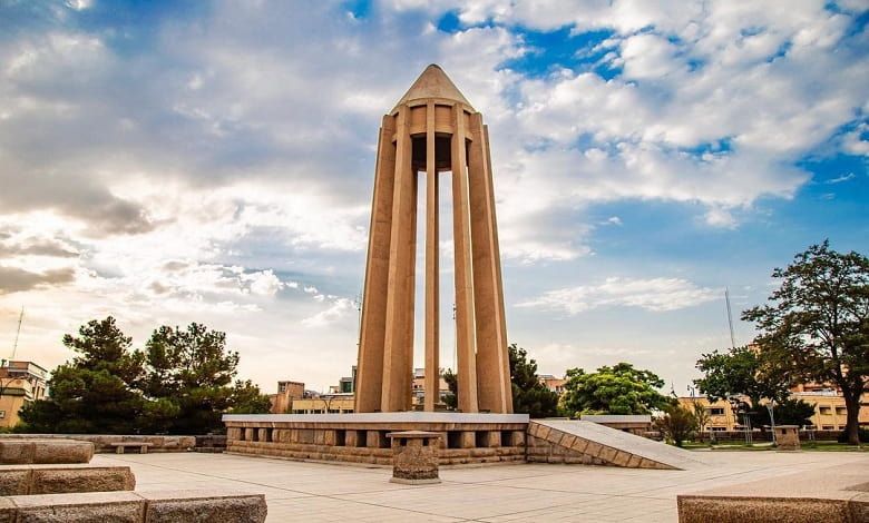  آرامگاه بوعلی‌سینا