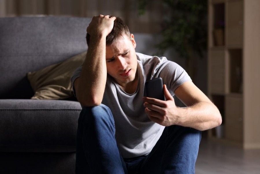سندروم خبر بد: چگونه میتوانیم با تأثیرات منفی آن مقابله کنیم؟