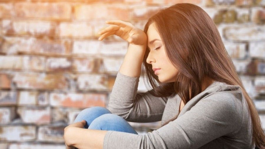 سندروم خبر بد: چگونه میتوانیم با تأثیرات منفی آن مقابله کنیم؟