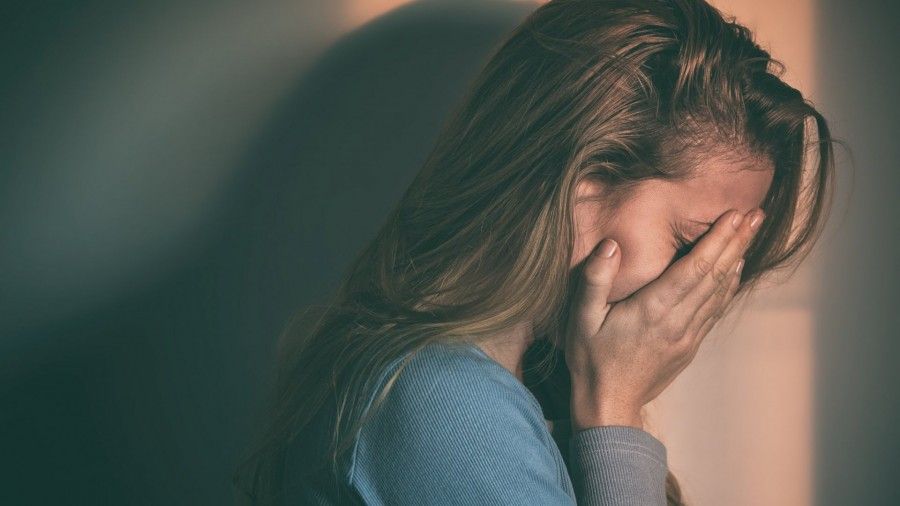 چه عادت هایی باعث کاهش شادی در زندگی ما میشوند؟