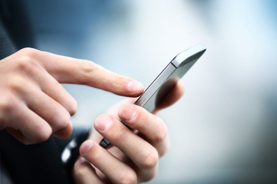خطرات استفاده بیش از حد از گوشی های هوشمند: چه عوارضی می‌تواند به دنبال داشته باشد؟