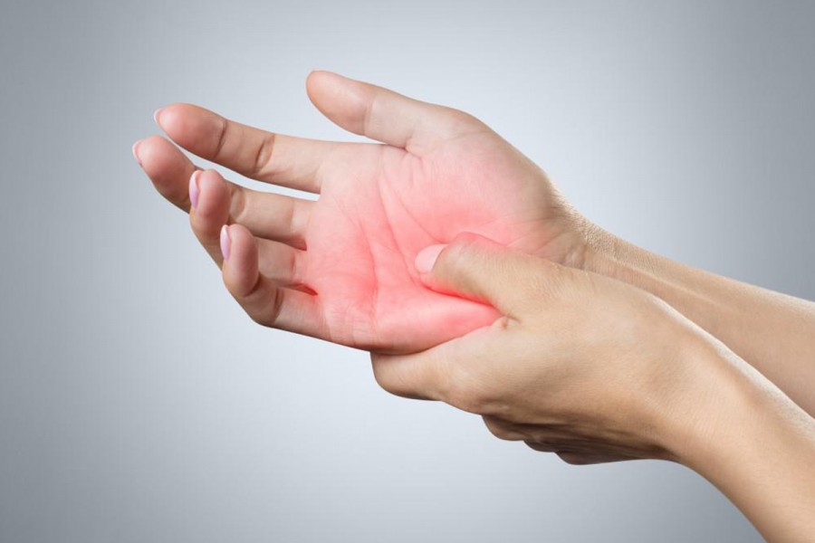آیا سوزن سوزن شدن و بی حسی انگشتان نشان دهنده نوروپاتی محیطی است؟