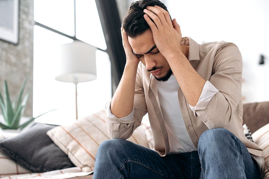 کدام سردردها خطرناک است؟ این علائم را جدی بگیرید 