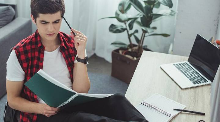 خاطره نویسی و آرامش ذهن: چگونه نوشتن میتواند اضطراب را کاهش دهد؟
