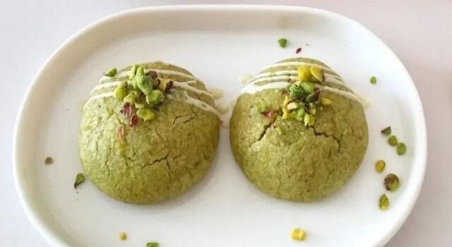 طرز تهیه قرابیه پسته؛ شیرینی اصیل ایرانی برای مهمانی ها 