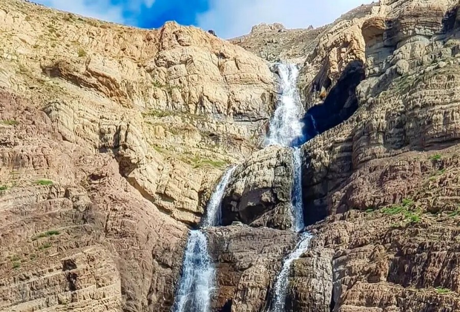آبشار سوستون لواسان؛ مکانی که دل هر طبیعت دوستی را می رباید