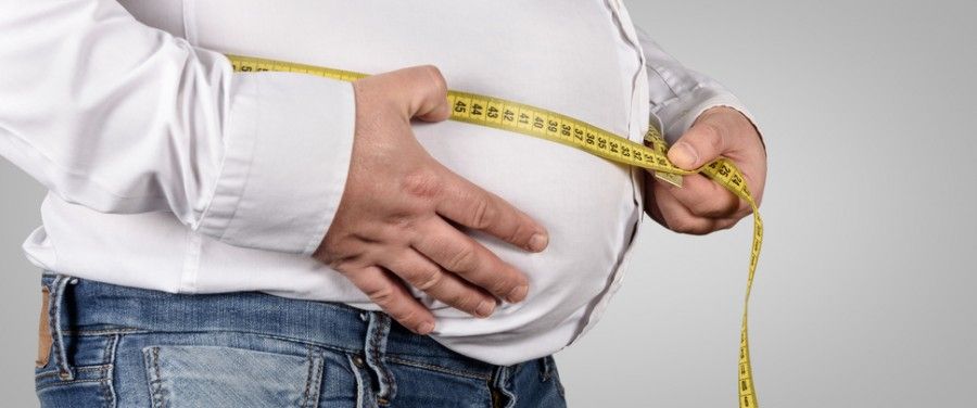 مضررات نوشابه؛ چاقی شکم
