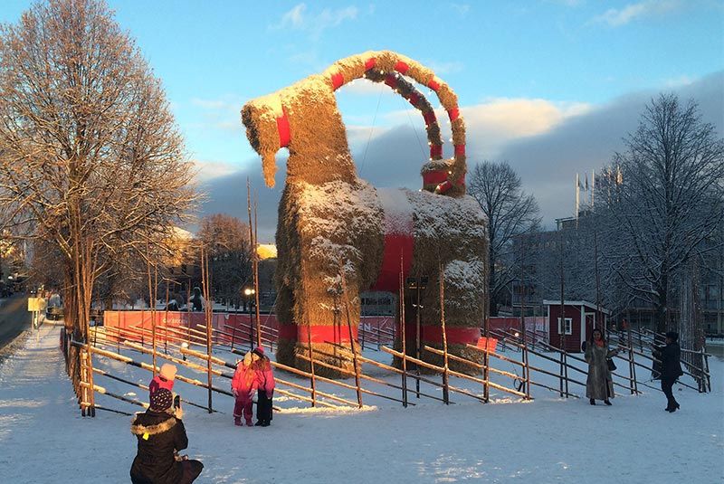  آتش زدن مجسمه بز در سوئد