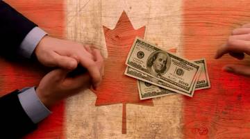 چرا باید به وکیل مهاجرت به کانادا پول بدهید؟