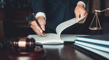 استخدام وکیل در شرکت‌های معتبر