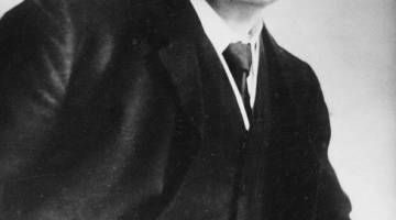 زندگینامه آرتور کانن دویل، نویسنده و پزشک بریتانیایی و خالق شرلوک هلمز
