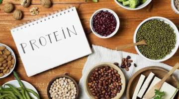 زنان بالای 40 سال به این منابع پروتئین بیشتر از همیشه نیاز دارند